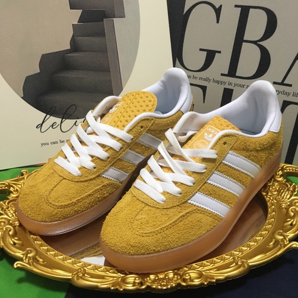 Adidas women’s sneakers - Picture 2 of 7